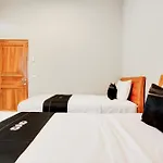 Capital O 94274 Homestay Balimoelih